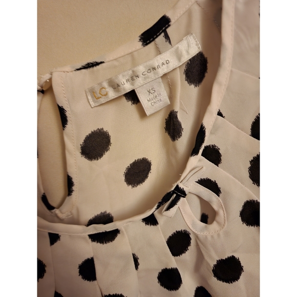 Top - Picture 2 of 2